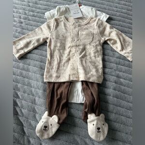 Adorable Beige and Brown Baby Outfit with Bear Feet